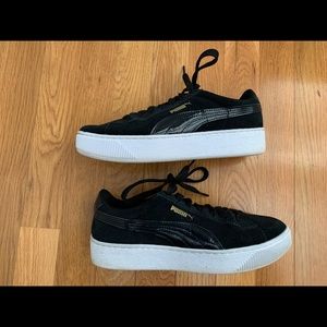 Puma Black&White Vickie Suede Platform Sneaker